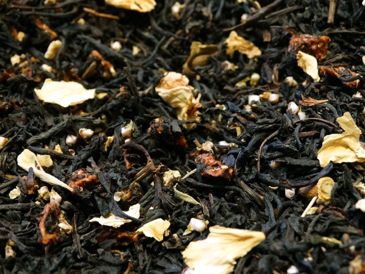 Flavoured black tea, raspberry pieces