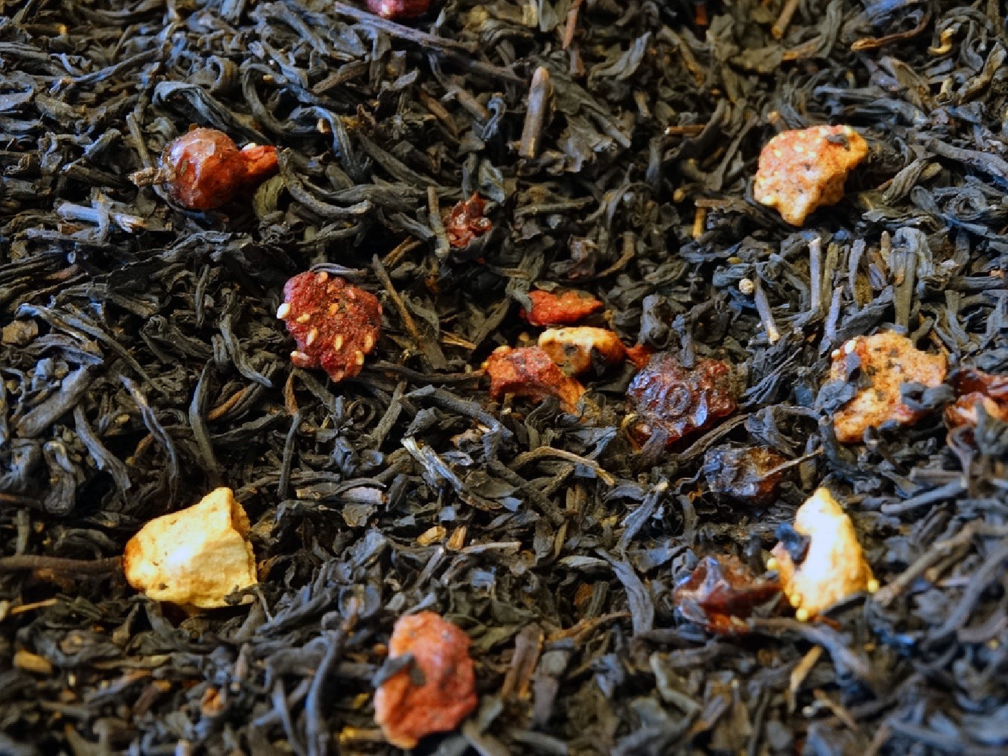 Flavoured black tea, raspberry, strawberry, redcurrant, cherry.