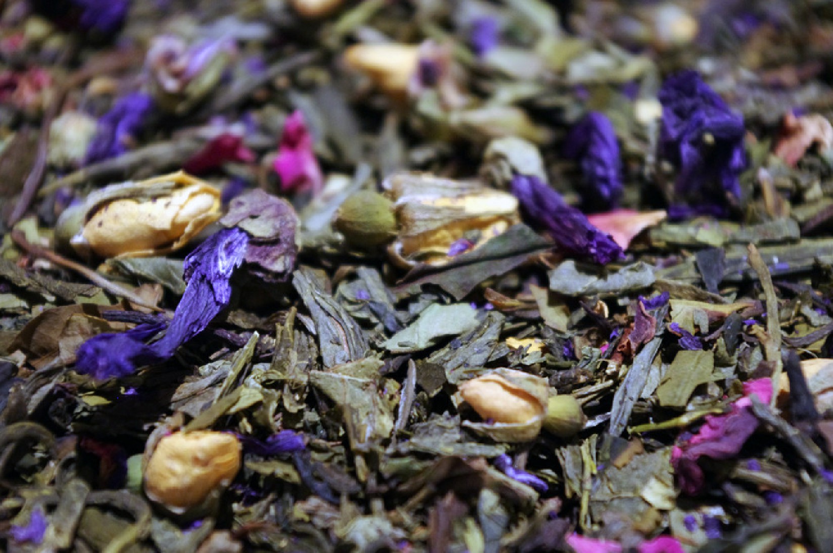 Great green & white teas, Lemon, exotic fruits, Jasmine and flowers