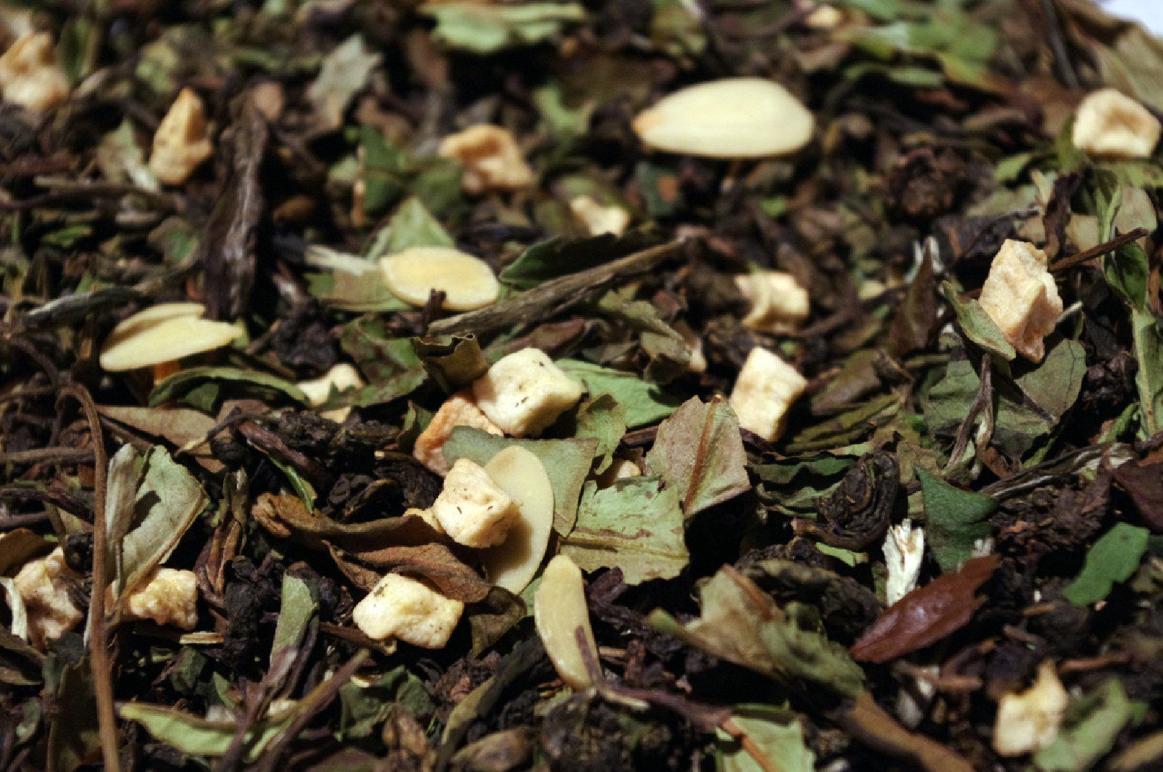 thé vert et blanc pommes amandes nouvelle tentation Tea & Cie www.teacie.com thé vert et blanc pommes amandes nouvelle tentation Tea & Cie www.teacie.com