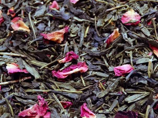 Thés et Infusions Fleuris: pétales de rose, bleuet, fleur d'oranger 