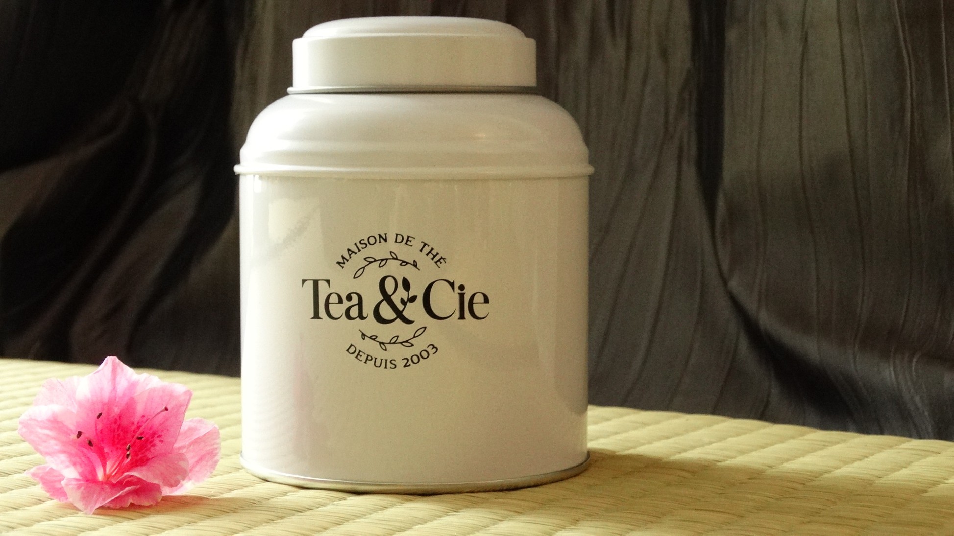 la petite boite jaune blanc Tea & cie www.teacie.com la petite boite jaune blanc Tea & cie www.teacie.com