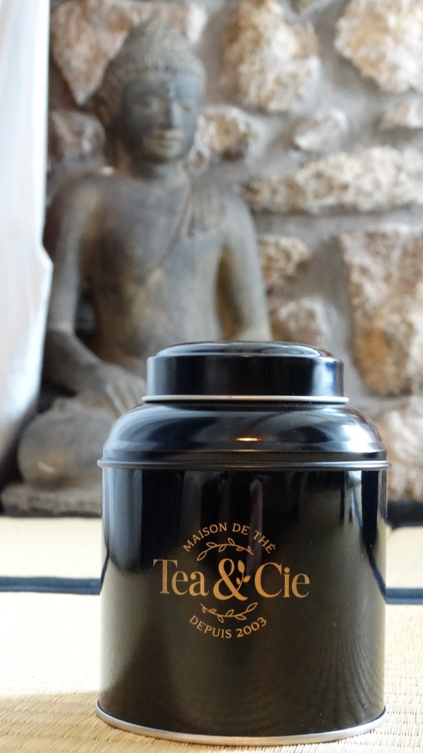 la petite boite jaune noire et or Tea & Cie www.teacie.com la petite boite jaune noire et or Tea & Cie www.teacie.com