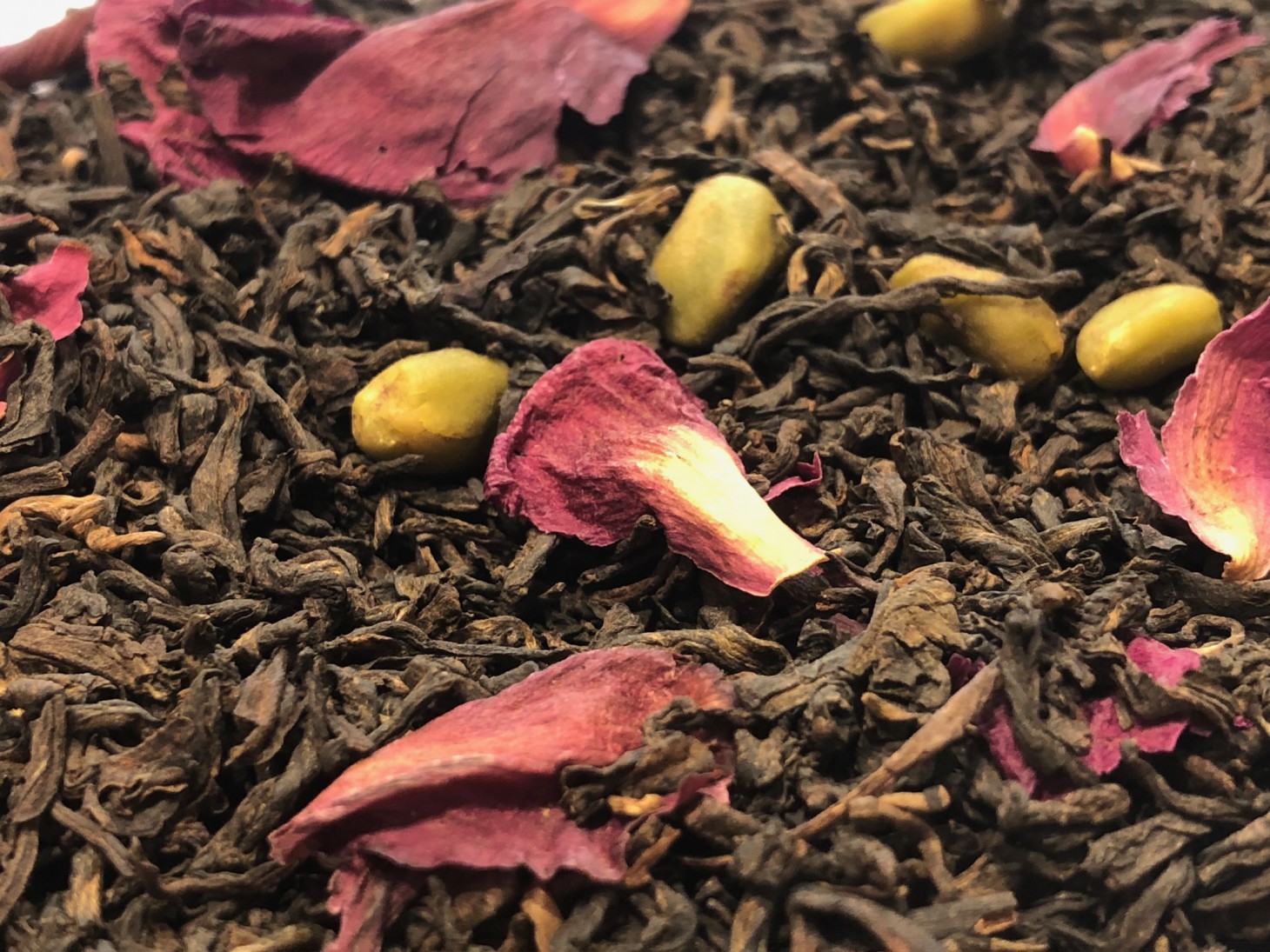 Dark Tea Pu Erh, Whole Pistachios