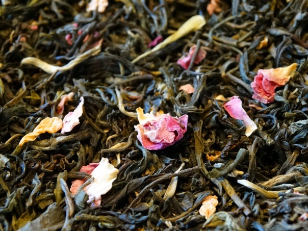 White tea with jasmine and rose petals