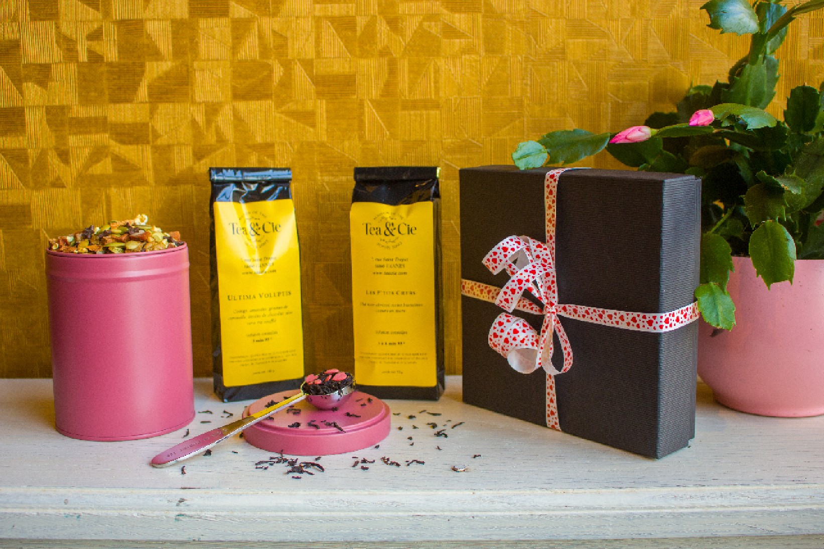 Coffret St Valentin, 1 thé, 1 infusion, 1 cuillère dose - Maison de thé Tea&Cie Coffret St Valentin, 1 thé, 1 infusion, 1 cuillère dose - Maison de thé Tea&Cie
