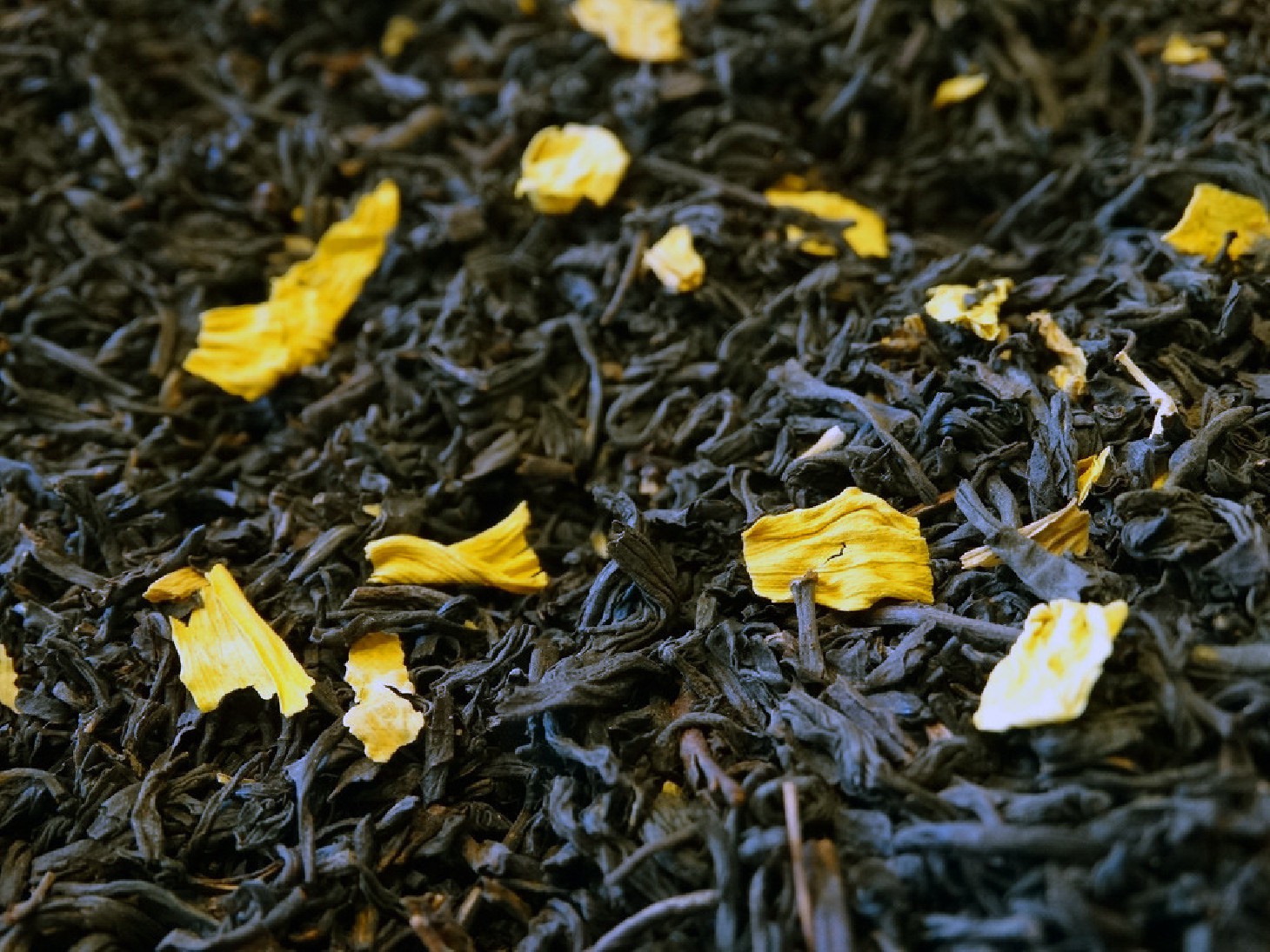 Black tea with almonds Black tea with almonds