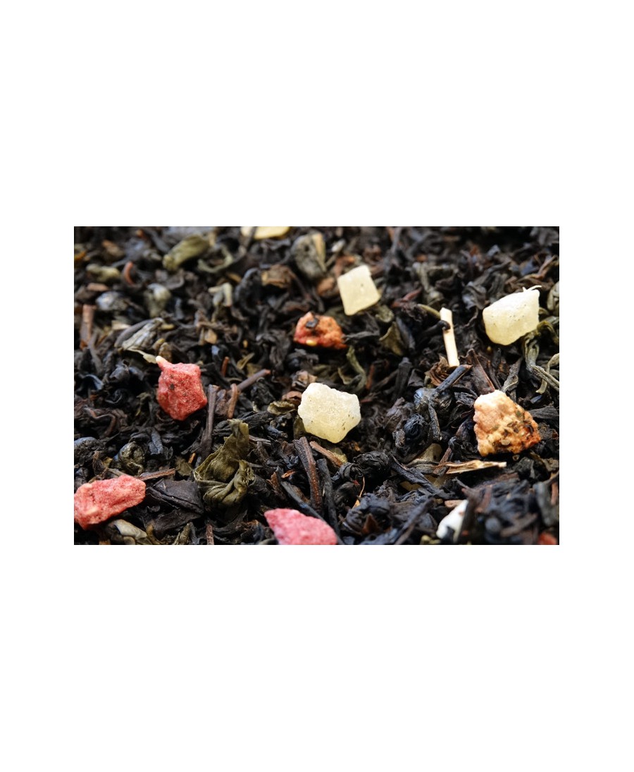 Green and black tea, pieces of strawberry, pineapple and raspberry. Green and black tea, pieces of strawberry, pineapple and raspberry.