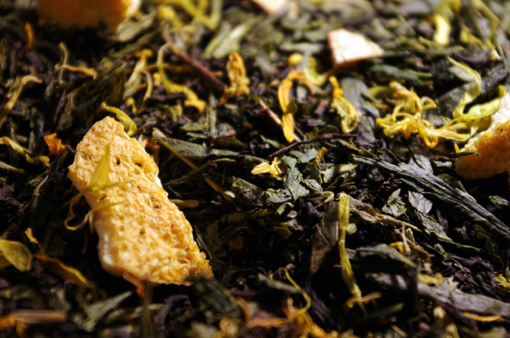 Green and black teas, lime and candied yellow lemon