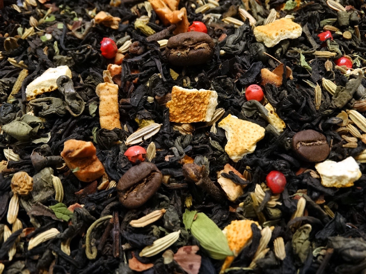 Green & black tea, Mocha beans, Mint, Citrus fruits, Spices