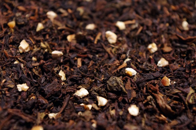 Blue oolong tea, orange pieces and peels, flowers.